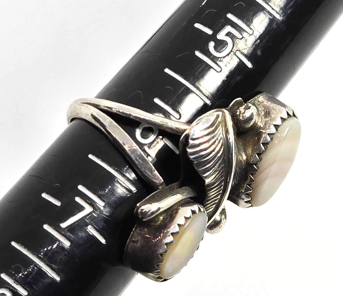 Navajo Mother of Pearl G Native American Feather vintage sterling silver ring size 6