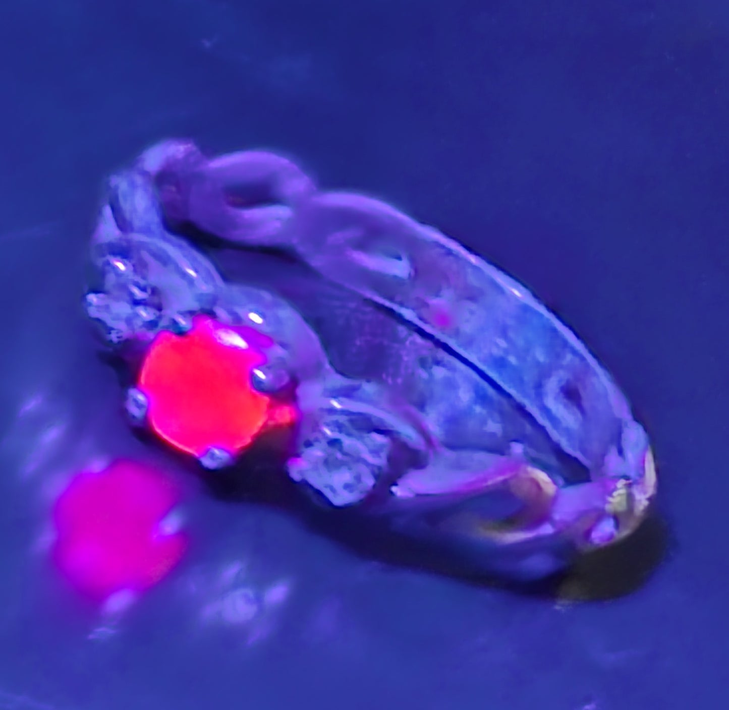 Ruby cubic zirconia three stone vintage sterling silver past present future ring size 9