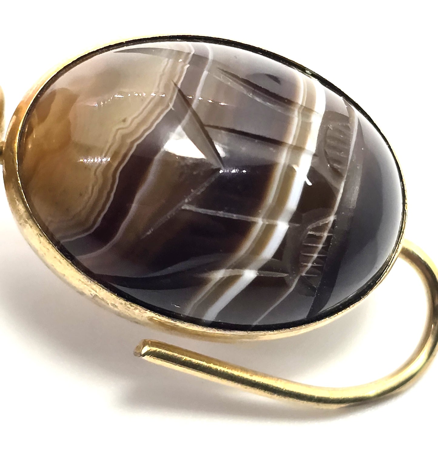 Admark carved Sardonyx agate kitty cat 14k yellow gold filled vintage brooch