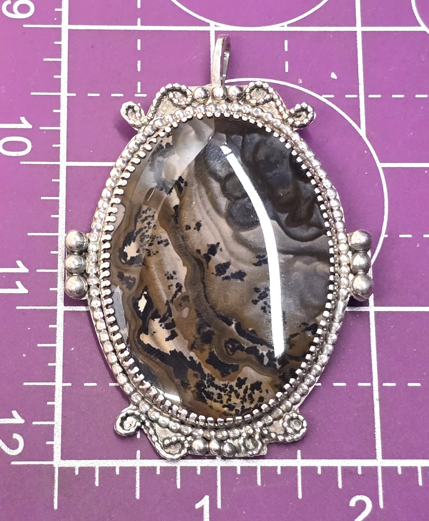 Native American artisan vintage large brown Agate sterling silver pendant