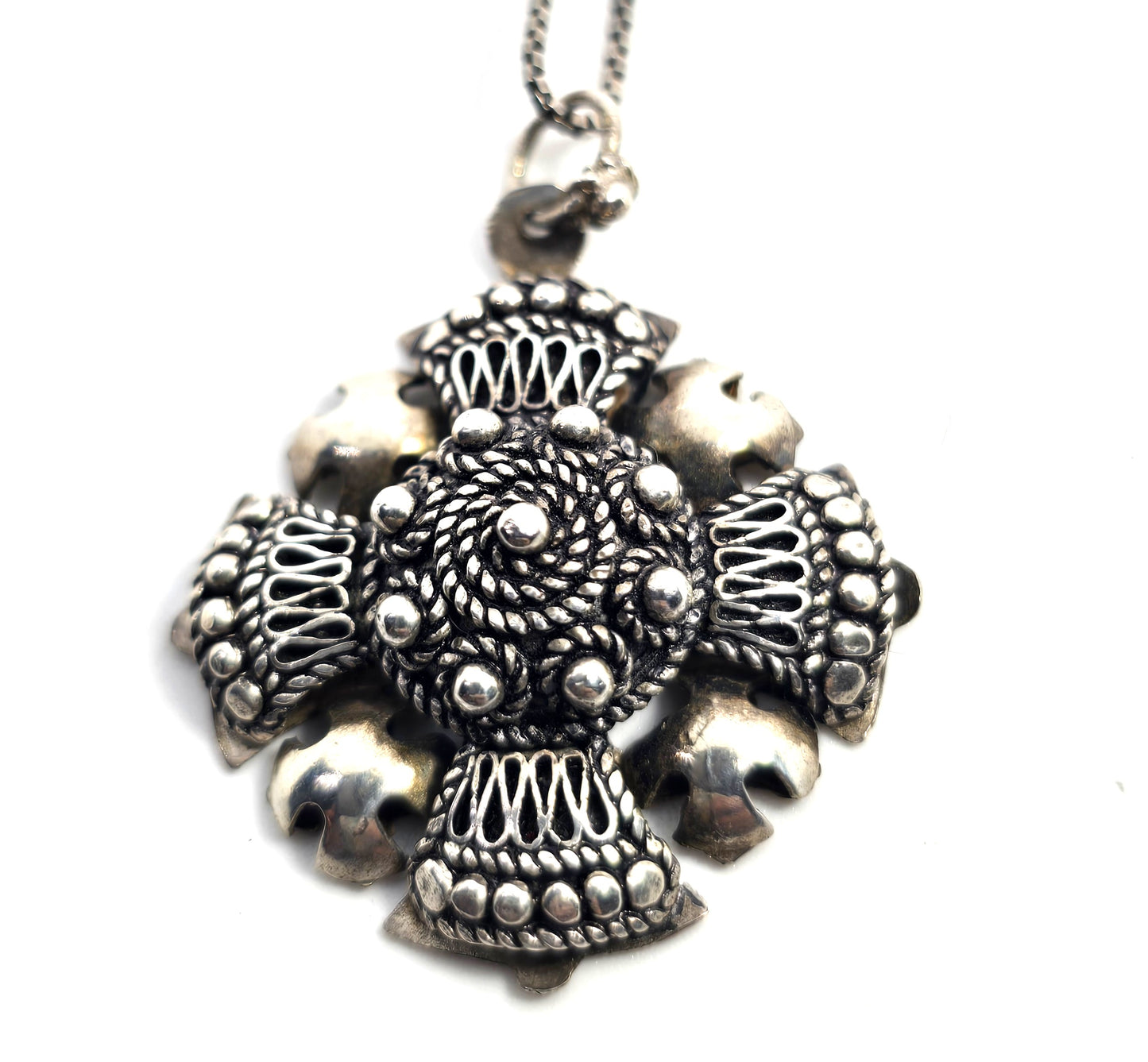 Maltese cross vintage Jerusalem 950 sterling silver vintage necklace
