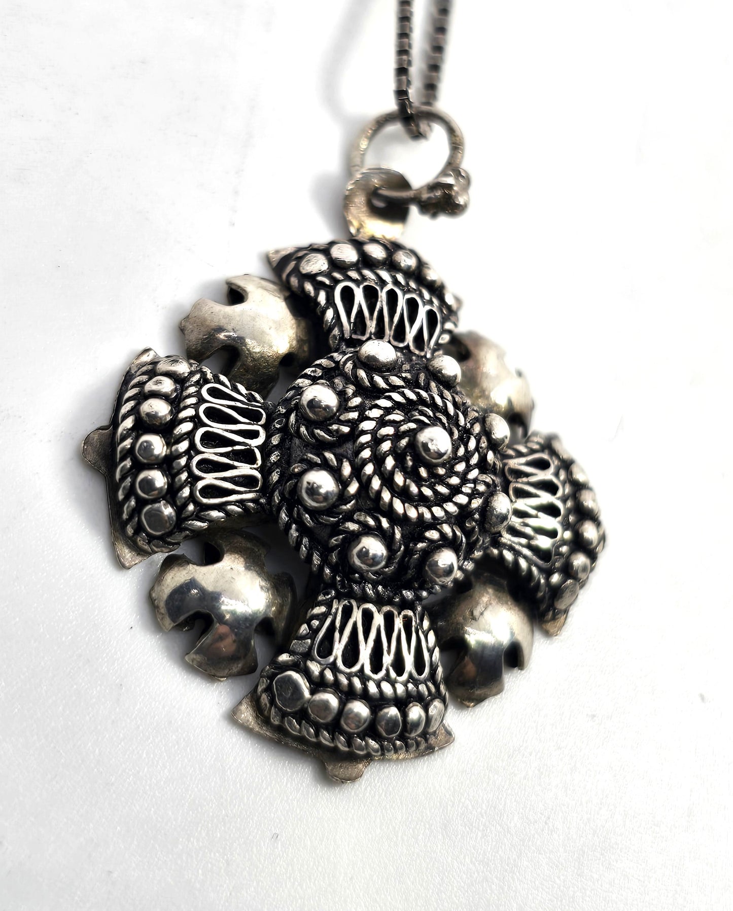 Maltese cross vintage Jerusalem 950 sterling silver vintage necklace