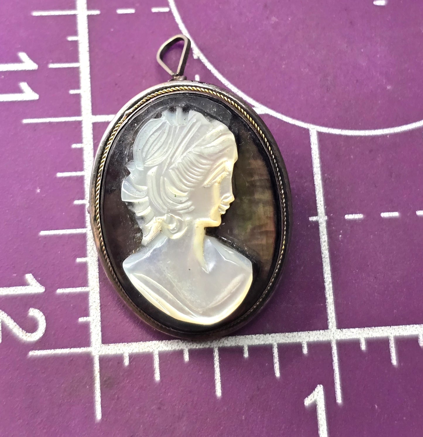 Cameo Mother of Pearl MOP carved shell sterling silver pendant brooch 800