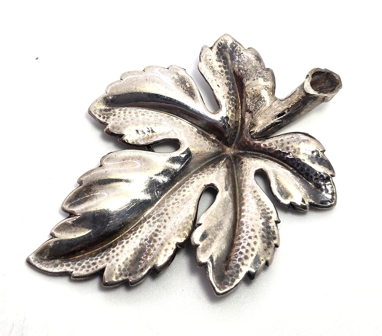 Maple leaf detailed pressed sterling silver vintage brooch