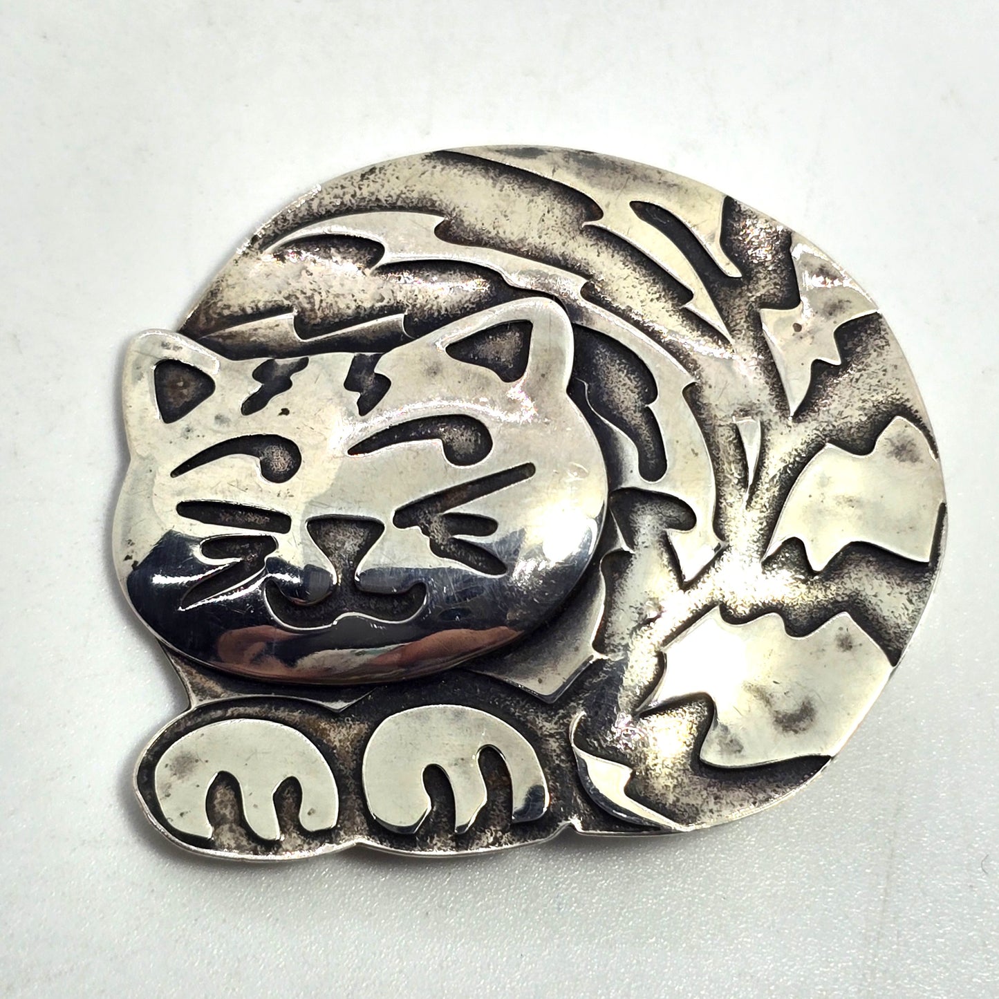 Gardella stripped Kitty Cat sitting kitten vintage signed sterling silver feline brooch