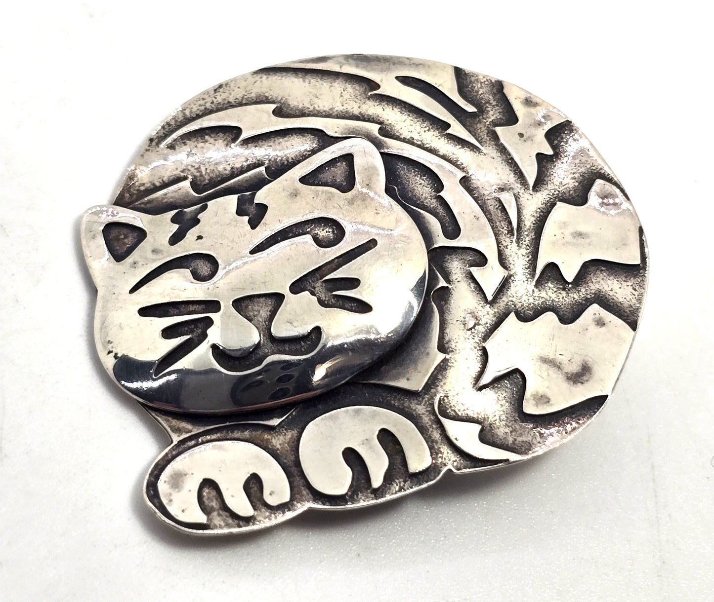 Gardella stripped Kitty Cat sitting kitten vintage signed sterling silver feline brooch