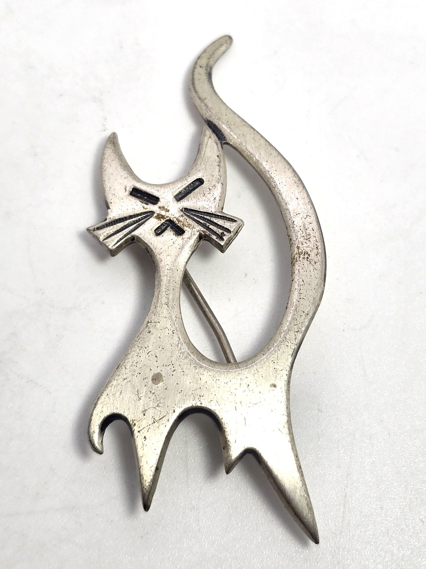 Beau Sassy modernist mid century cat vintage brushed sterling silver feline brooch