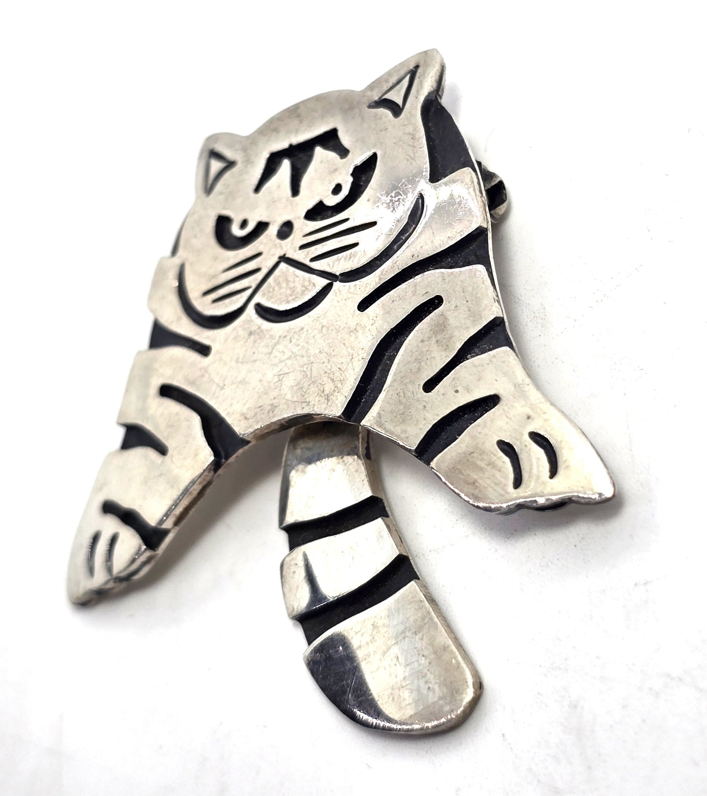 Grumpy Gus stripped Kitty Cat articulated tail sterling silver vintage feline brooch