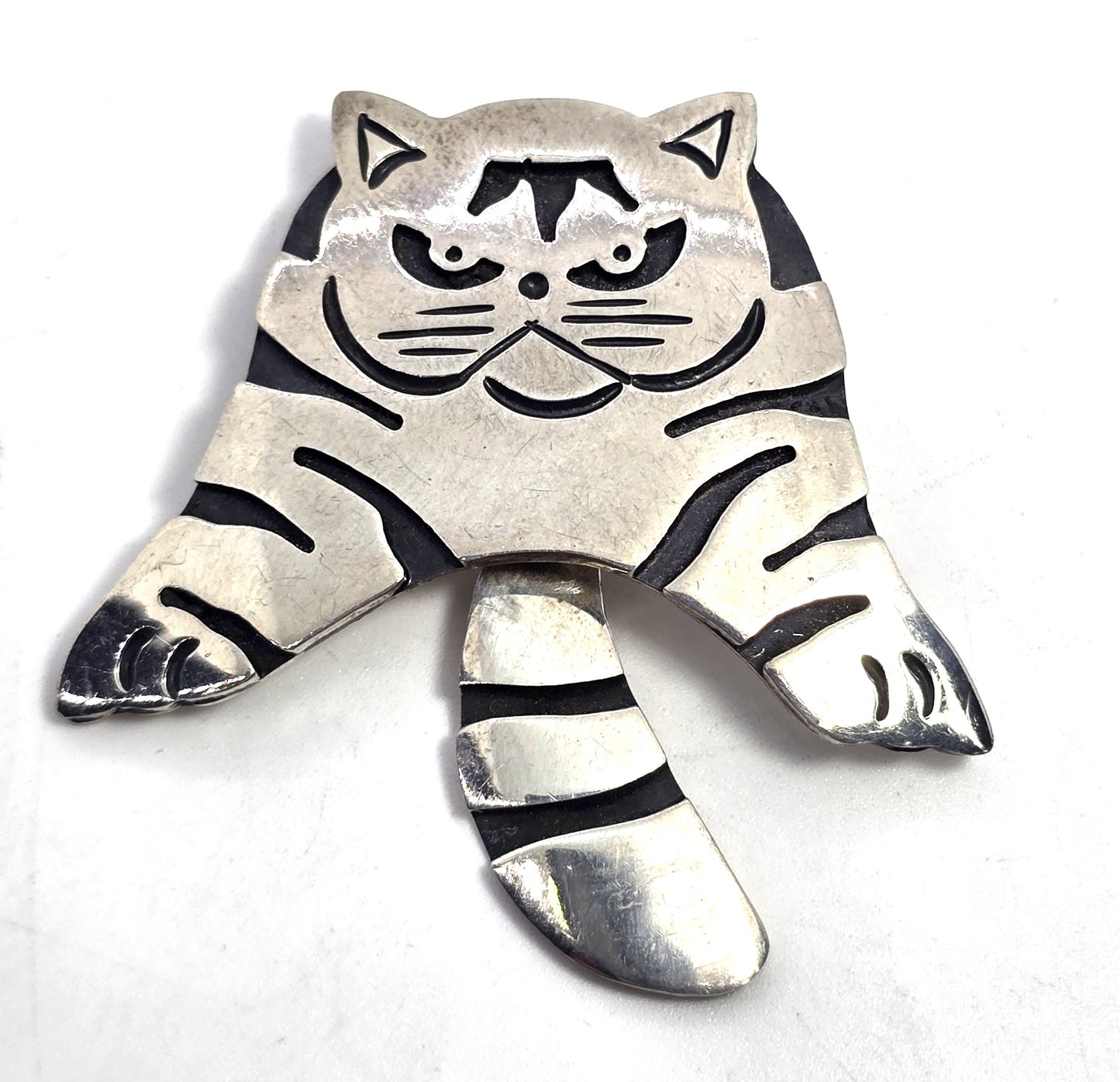 Grumpy Gus stripped Kitty Cat articulated tail sterling silver vintage feline brooch