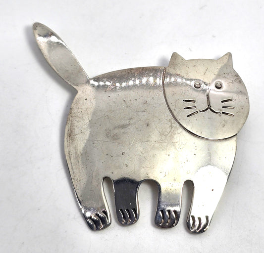 Fluffy McSnuggles King of the yard vintage sterling silver fat cat brooch