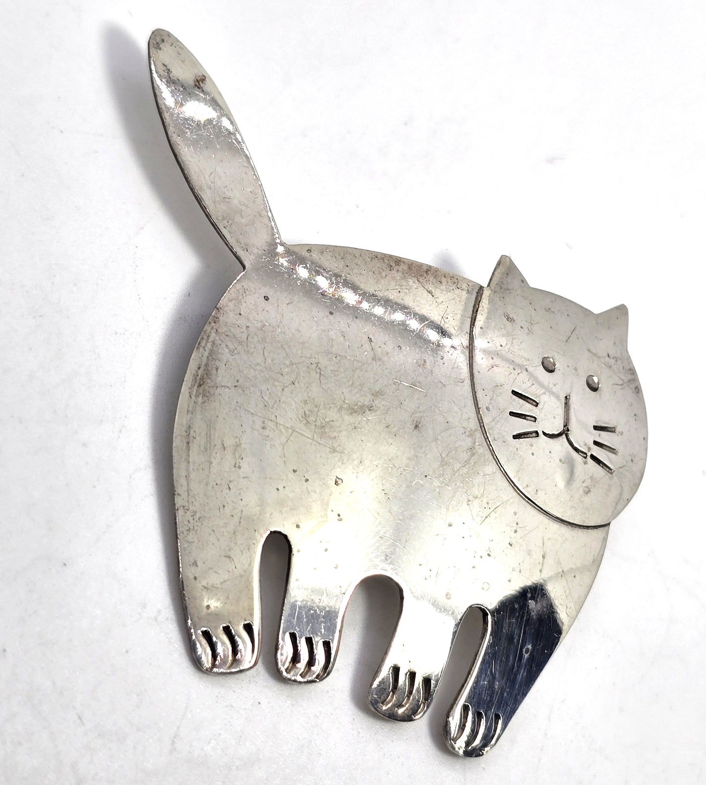 Fluffy McSnuggles King of the yard vintage sterling silver fat cat brooch