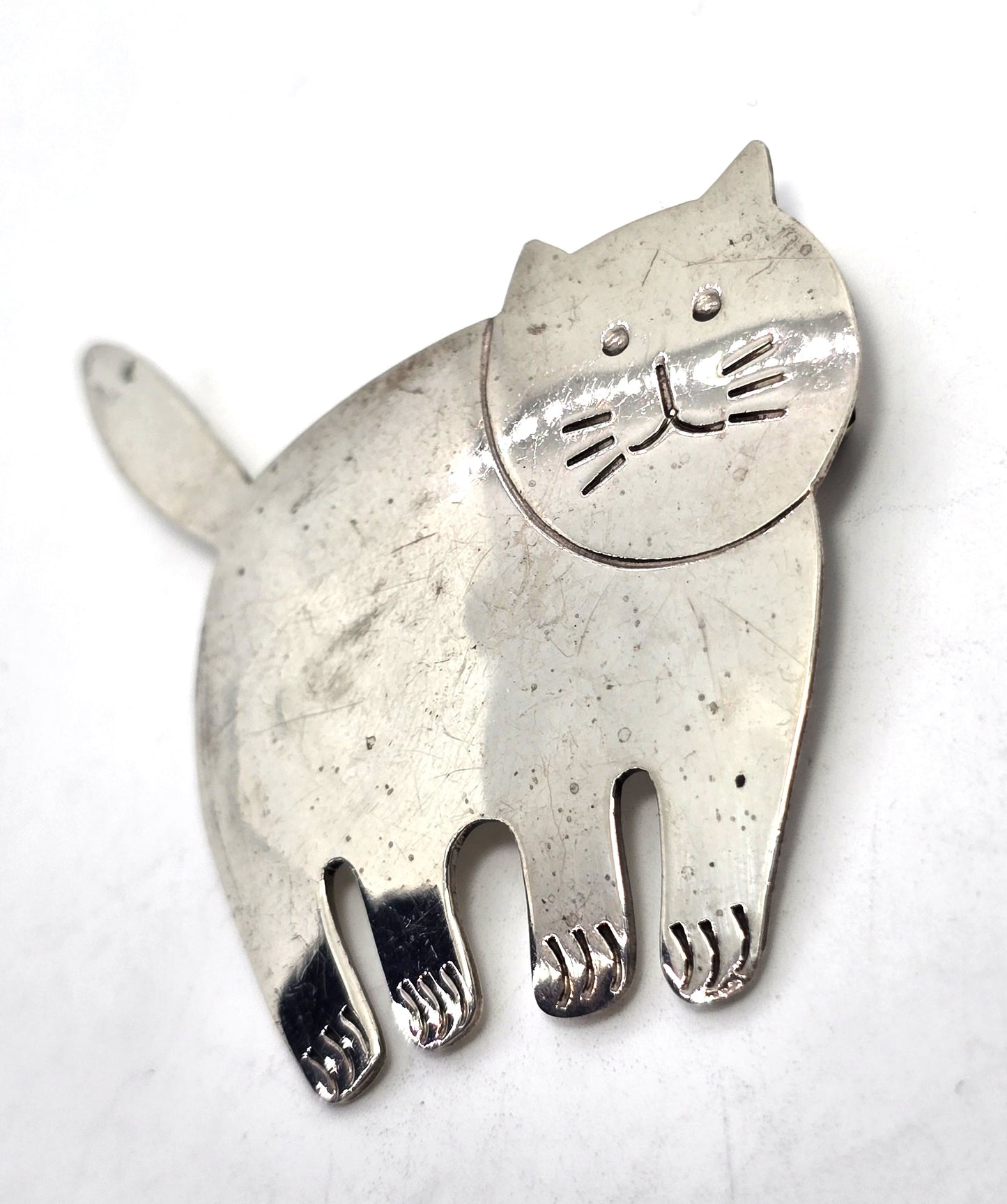 Fluffy McSnuggles King of the yard vintage sterling silver fat cat brooch