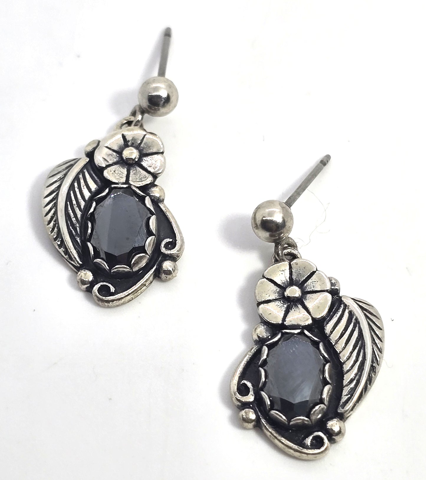 Wheeler Manufacturing Hematite Native American sterling silver vintage earrings