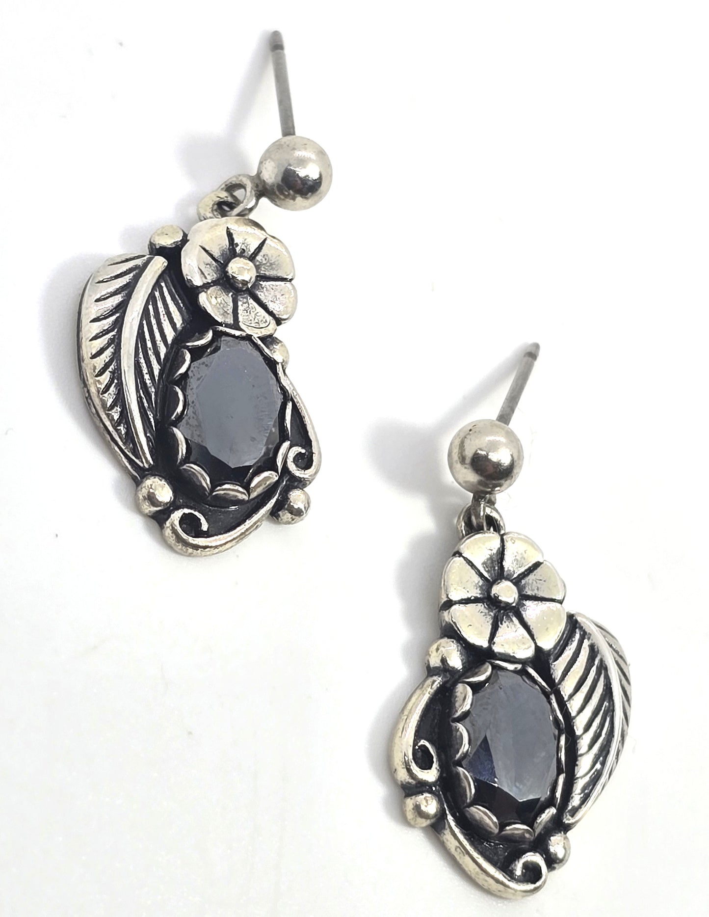 Wheeler Manufacturing Hematite Native American sterling silver vintage earrings