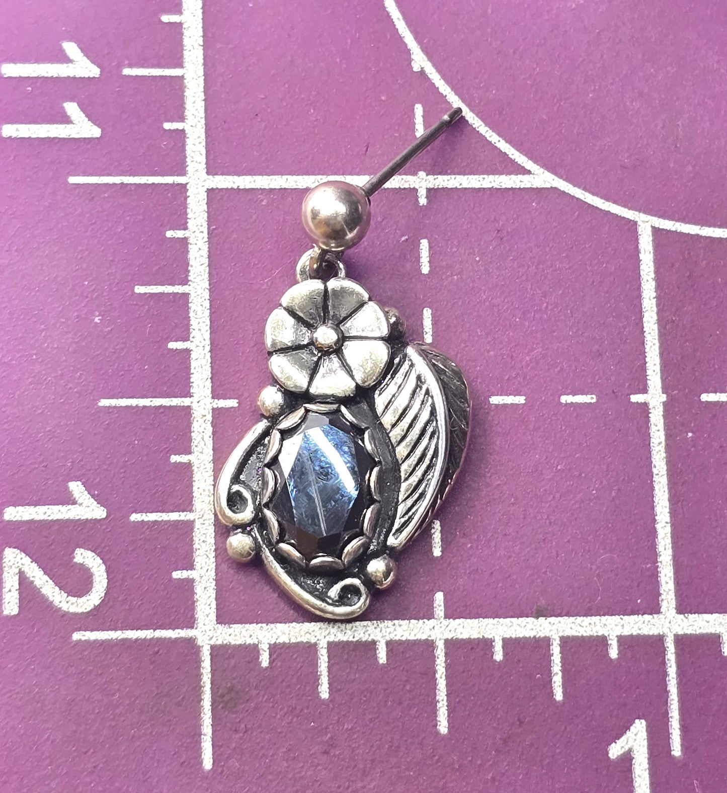 Wheeler Manufacturing Hematite Native American sterling silver vintage earrings