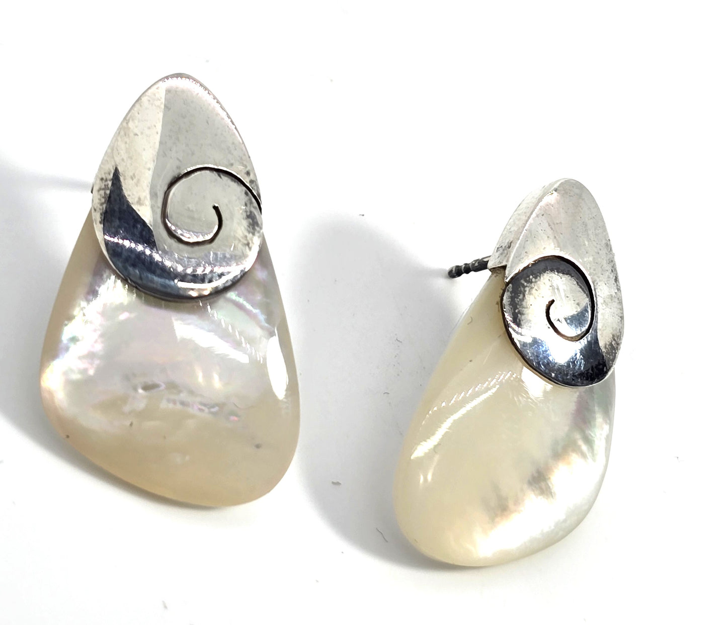 Sajen Mother of Pearl MOP gemstone sterling silver tear drop vintage post earrings