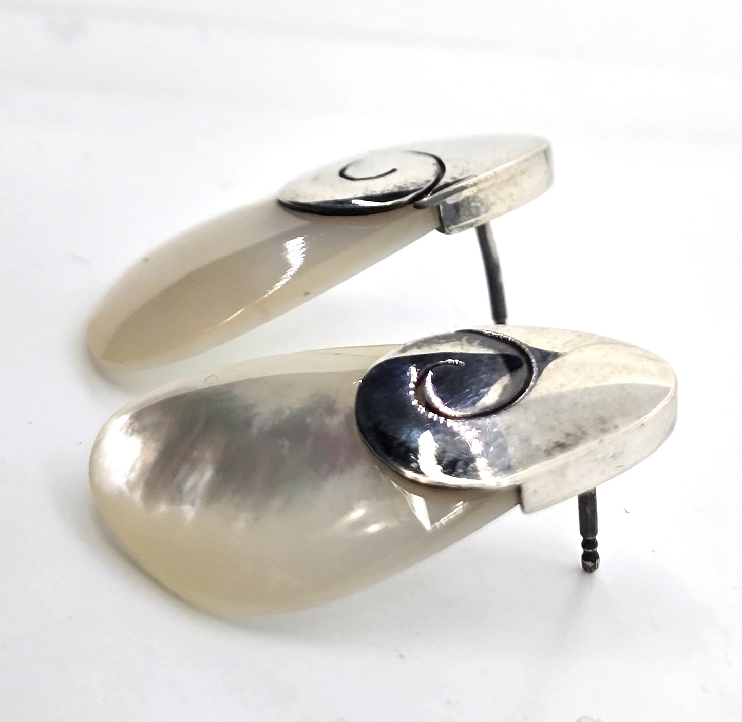 Sajen Mother of Pearl MOP gemstone sterling silver tear drop vintage post earrings