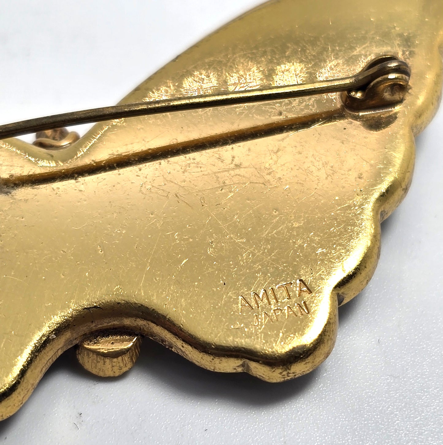 Amita Japanese Damascene butterfly vintage gold etched brooch signed Japan