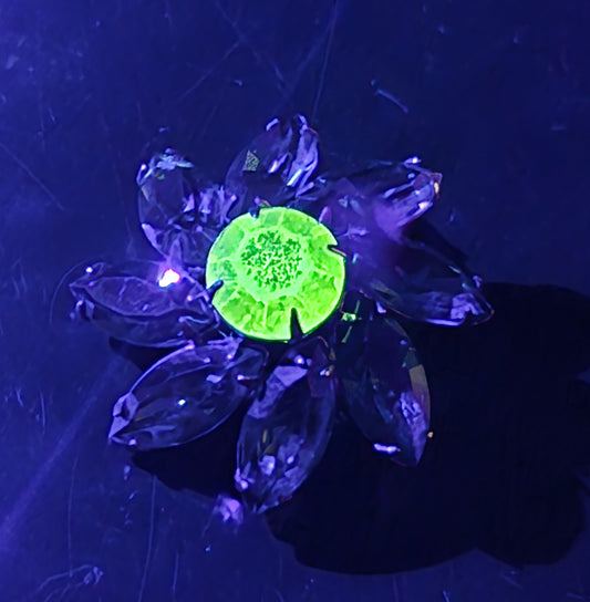 Green uranium glass rhinestone silver toned flower UV glow vintage brooch