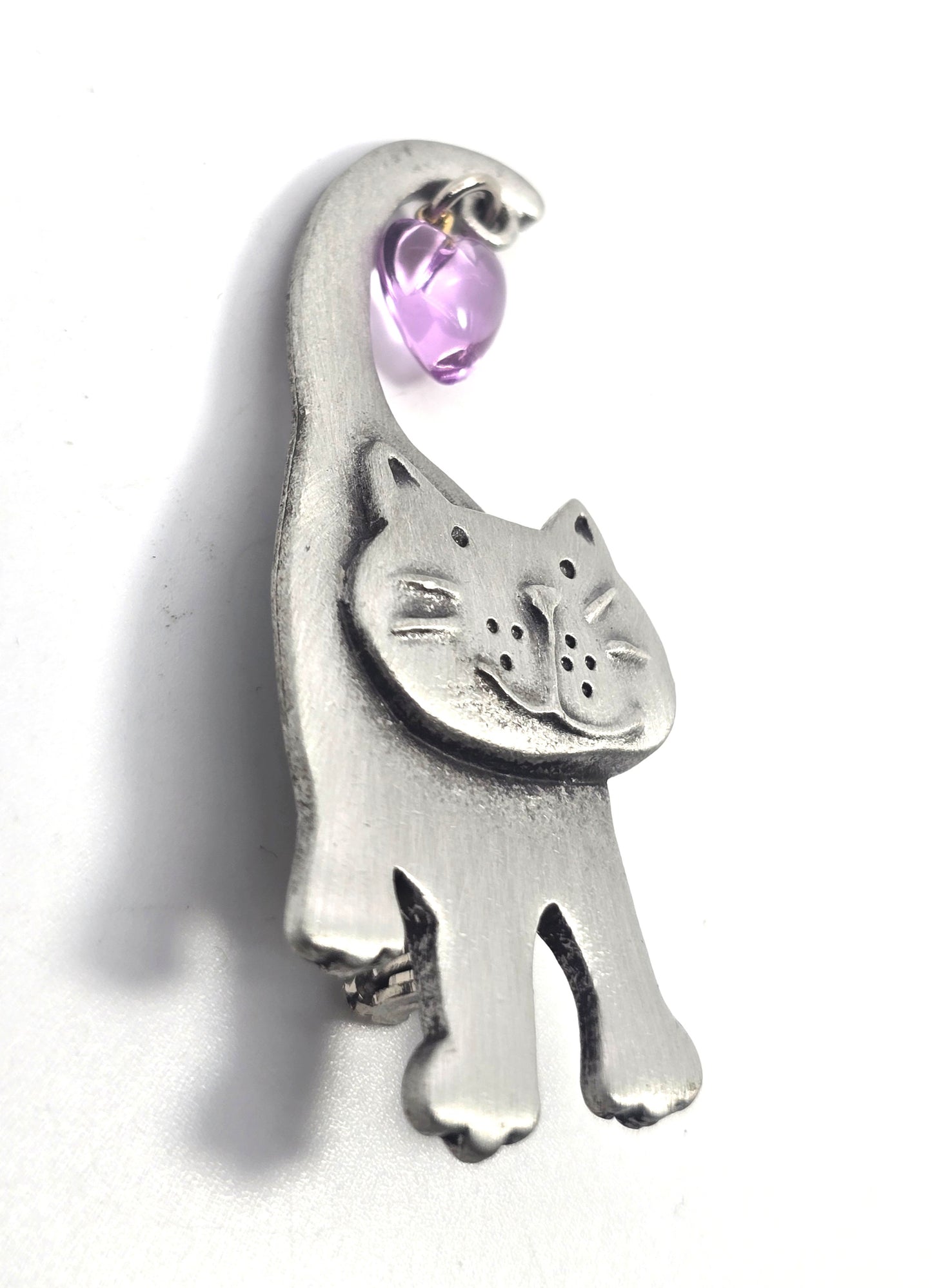 Jonette Jewelry JJ silver pewter 'Smiling Cat with Heart Halo' vintage pin brooch