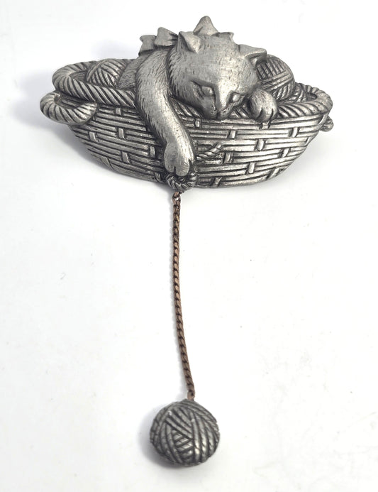 Jonette JJ Jewelry Cat in yarn basket with ball pewter vintage cat brooch
