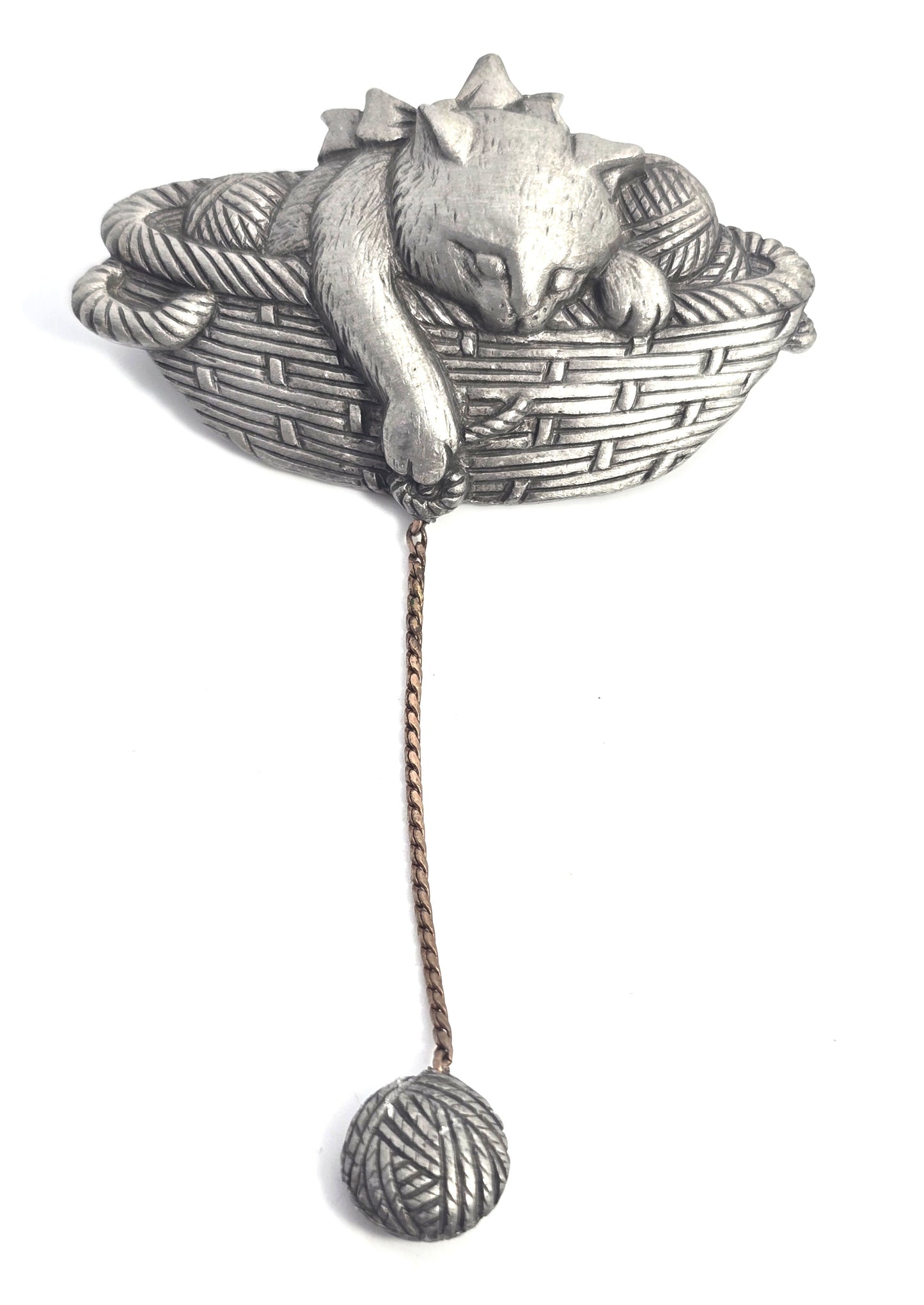 Jonette JJ Jewelry Cat in yarn basket with ball pewter vintage cat brooch