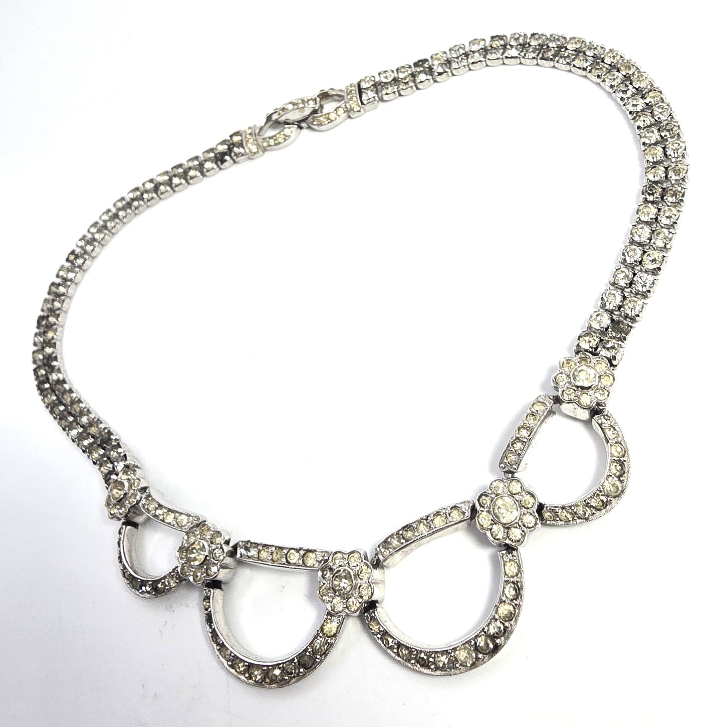 Art Deco large scalloped flower clear rhinestone silver toned choker necklace