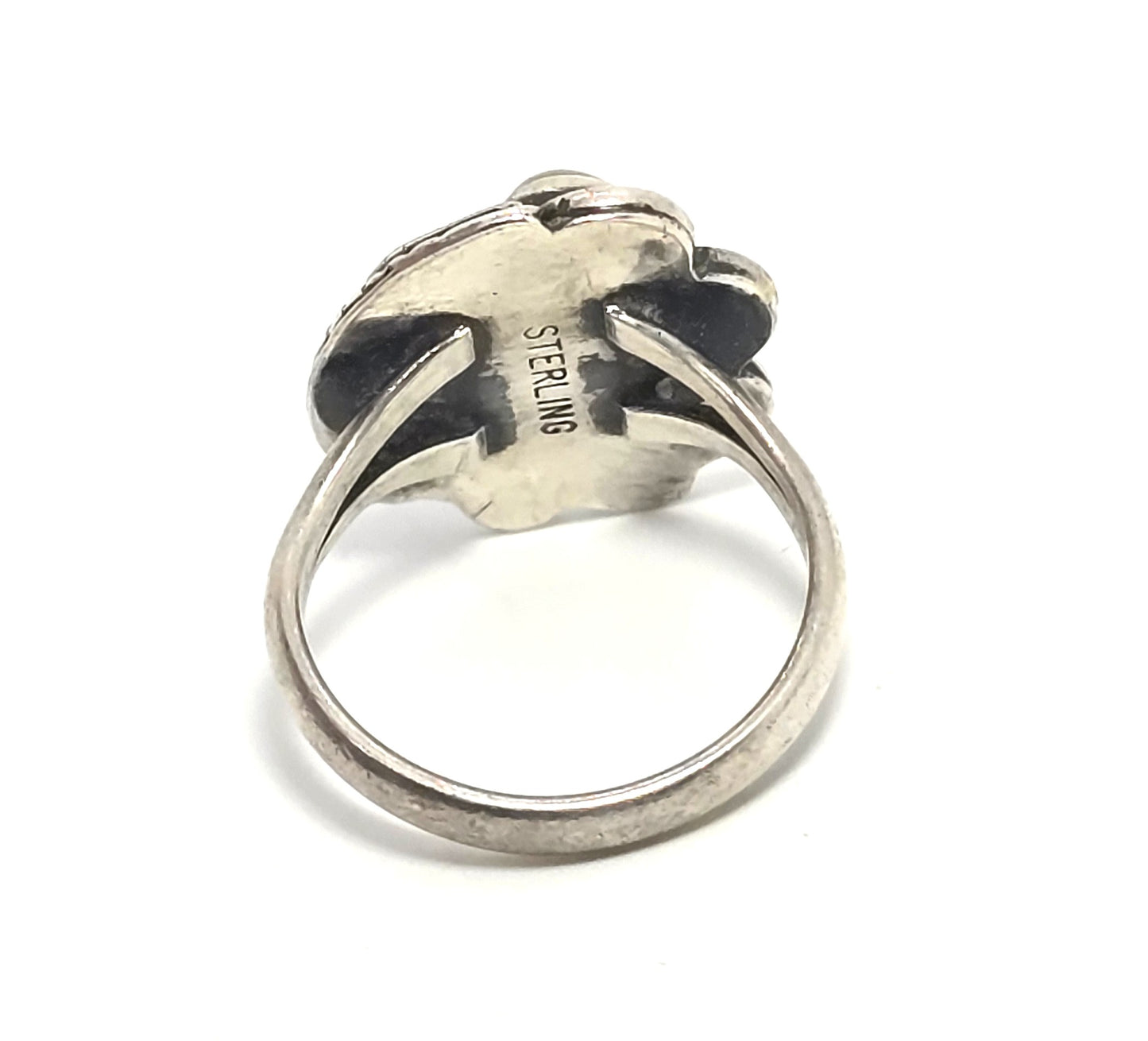 Navajo Mother of Pearl Native American Feather vintage sterling silver ring size 5