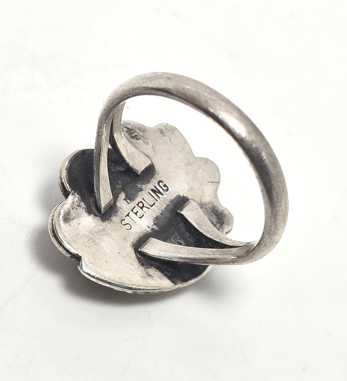 Navajo Mother of Pearl Native American Feather vintage sterling silver ring size 5