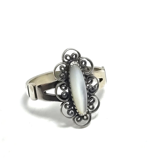 Wheeler Manufacturing Mother of Pearl Native American sterling silver ring size 5.5