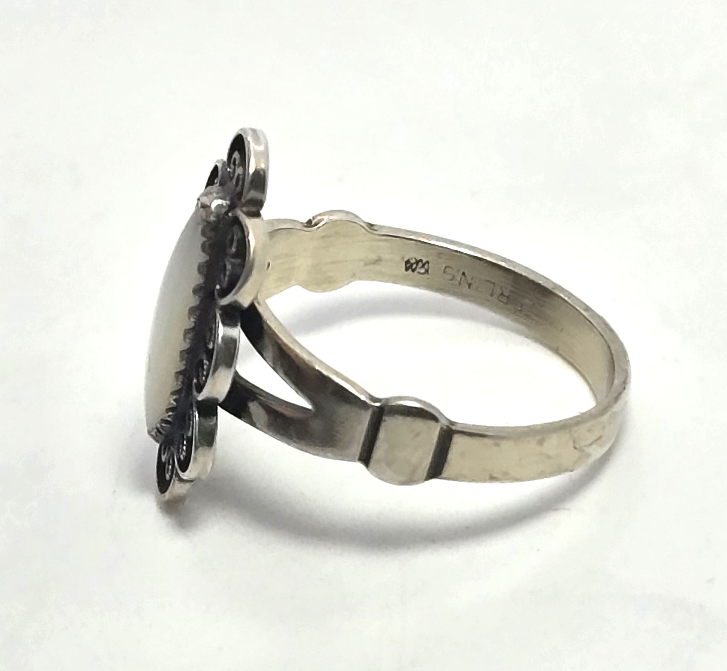 Wheeler Manufacturing Mother of Pearl Native American sterling silver ring size 5.5
