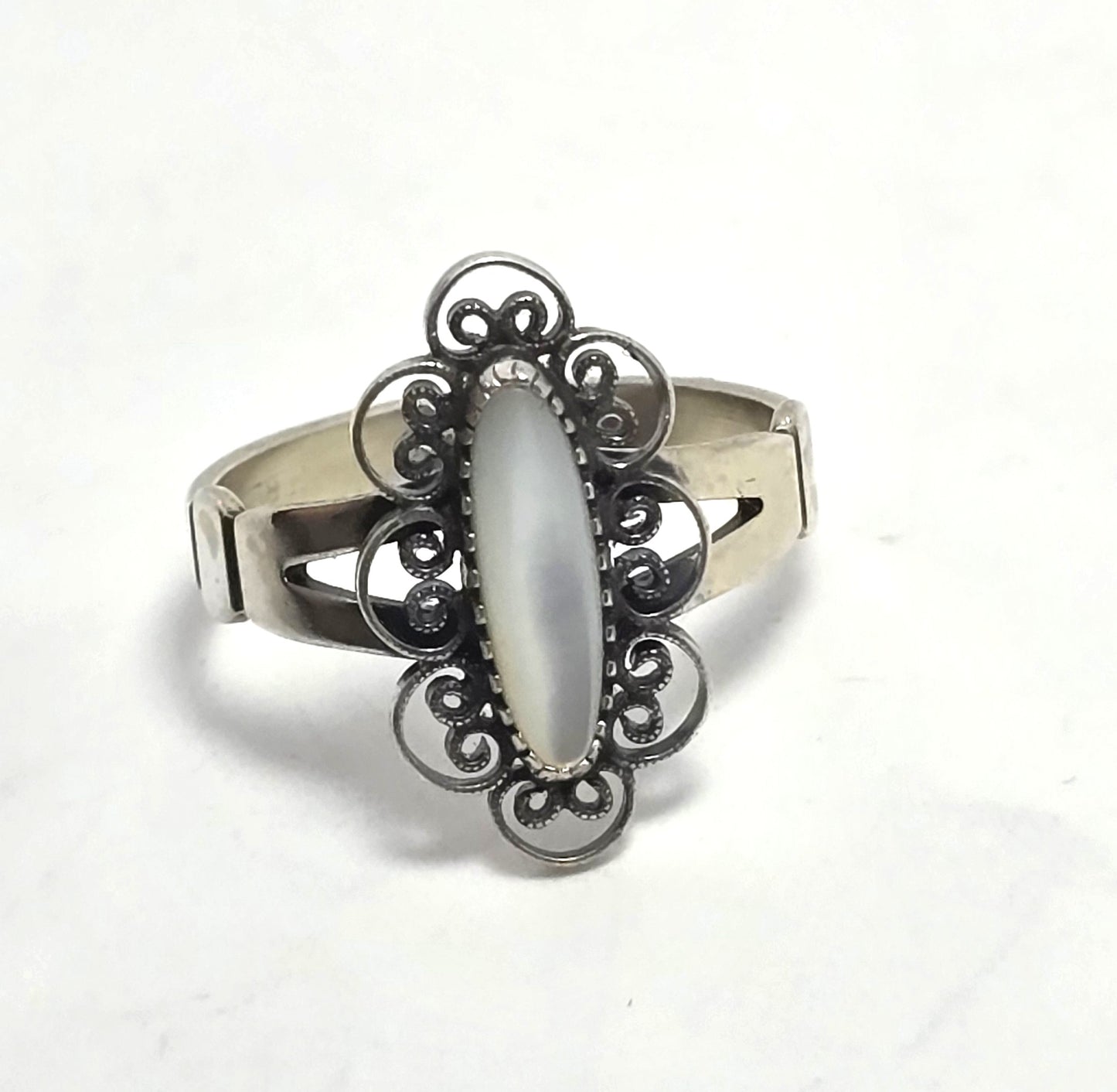 Wheeler Manufacturing Mother of Pearl Native American sterling silver ring size 5.5