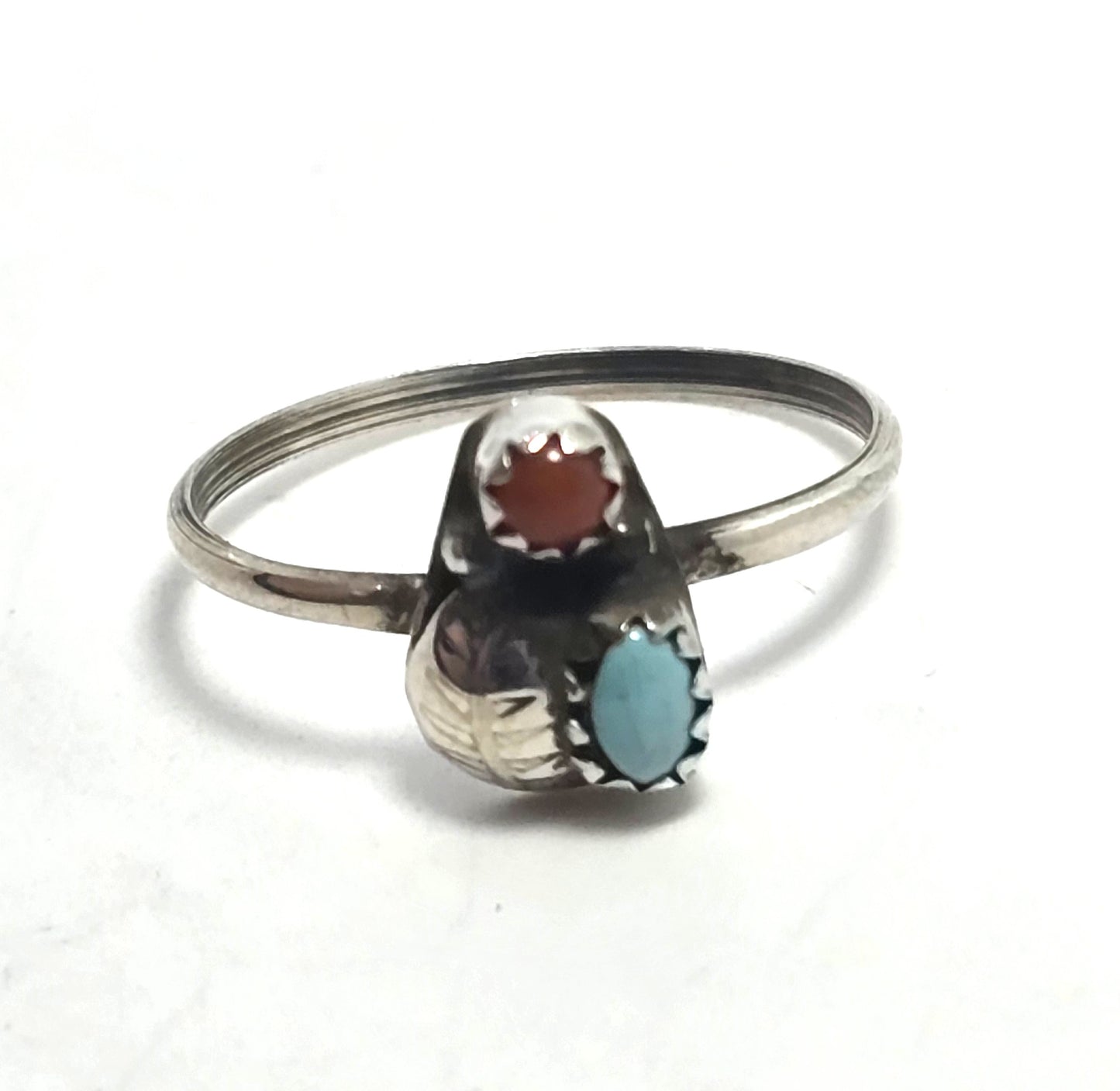 Turquoise Red coral small petite Navajo vintage sterling silver ring size 8
