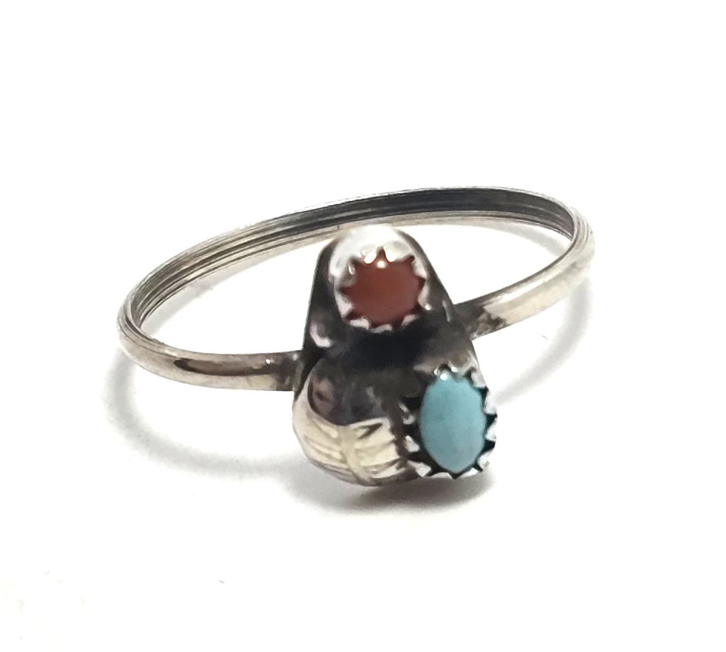 Turquoise Red coral small petite Navajo vintage sterling silver ring size 8