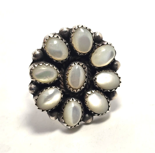 Navajo Mother of Pearl flower Native American vintage sterling silver ring size 7.5