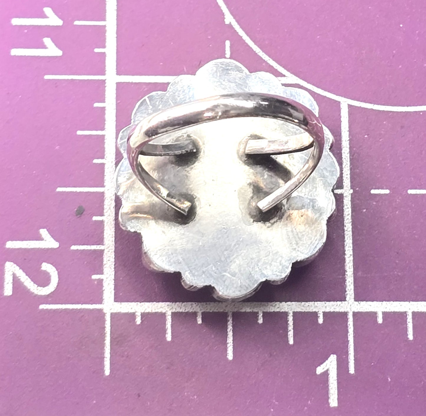 Navajo Mother of Pearl flower Native American vintage sterling silver ring size 7.5