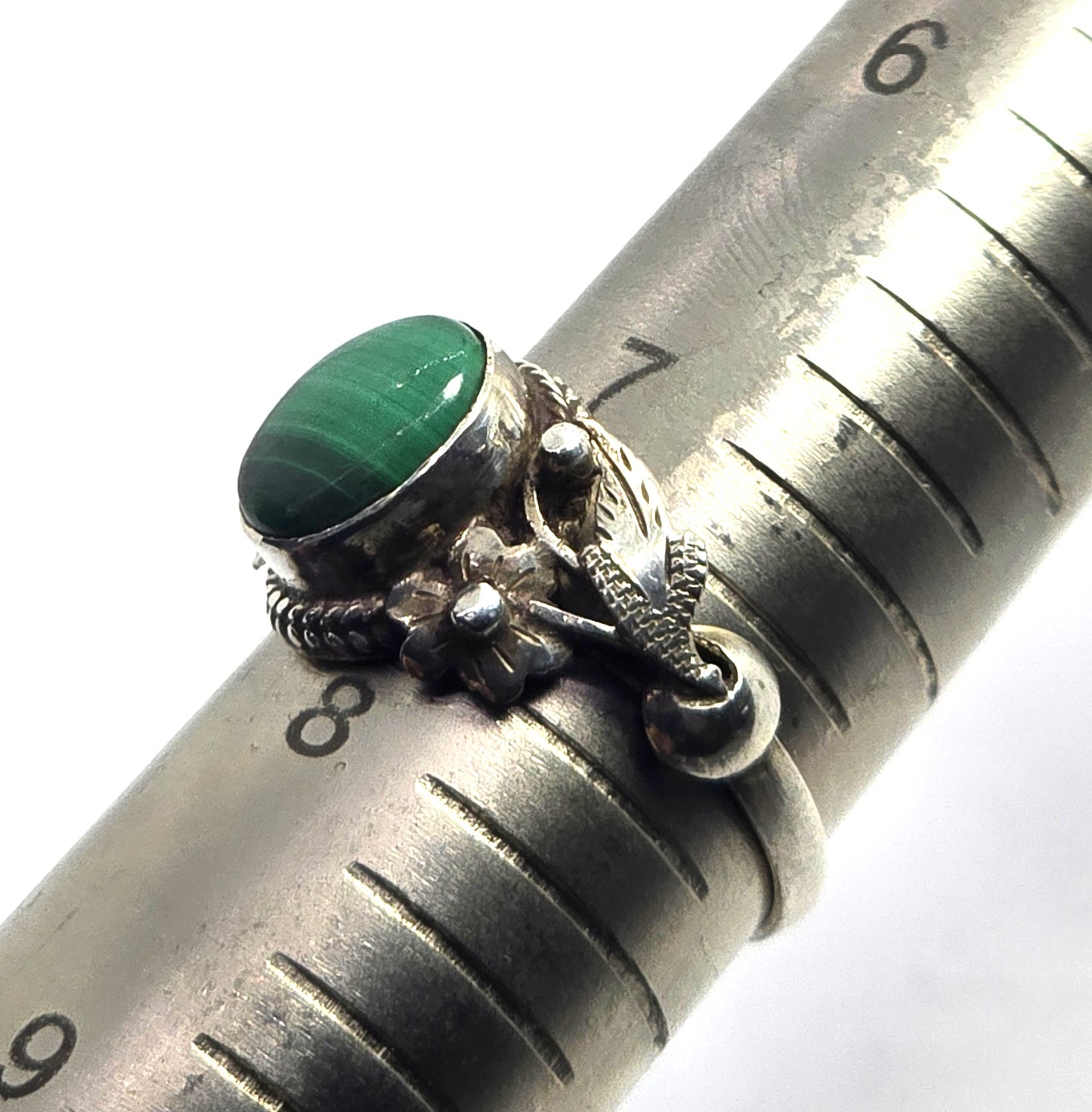 Malachite Southwestern flowers vintage sterling silver ring size 7.5
