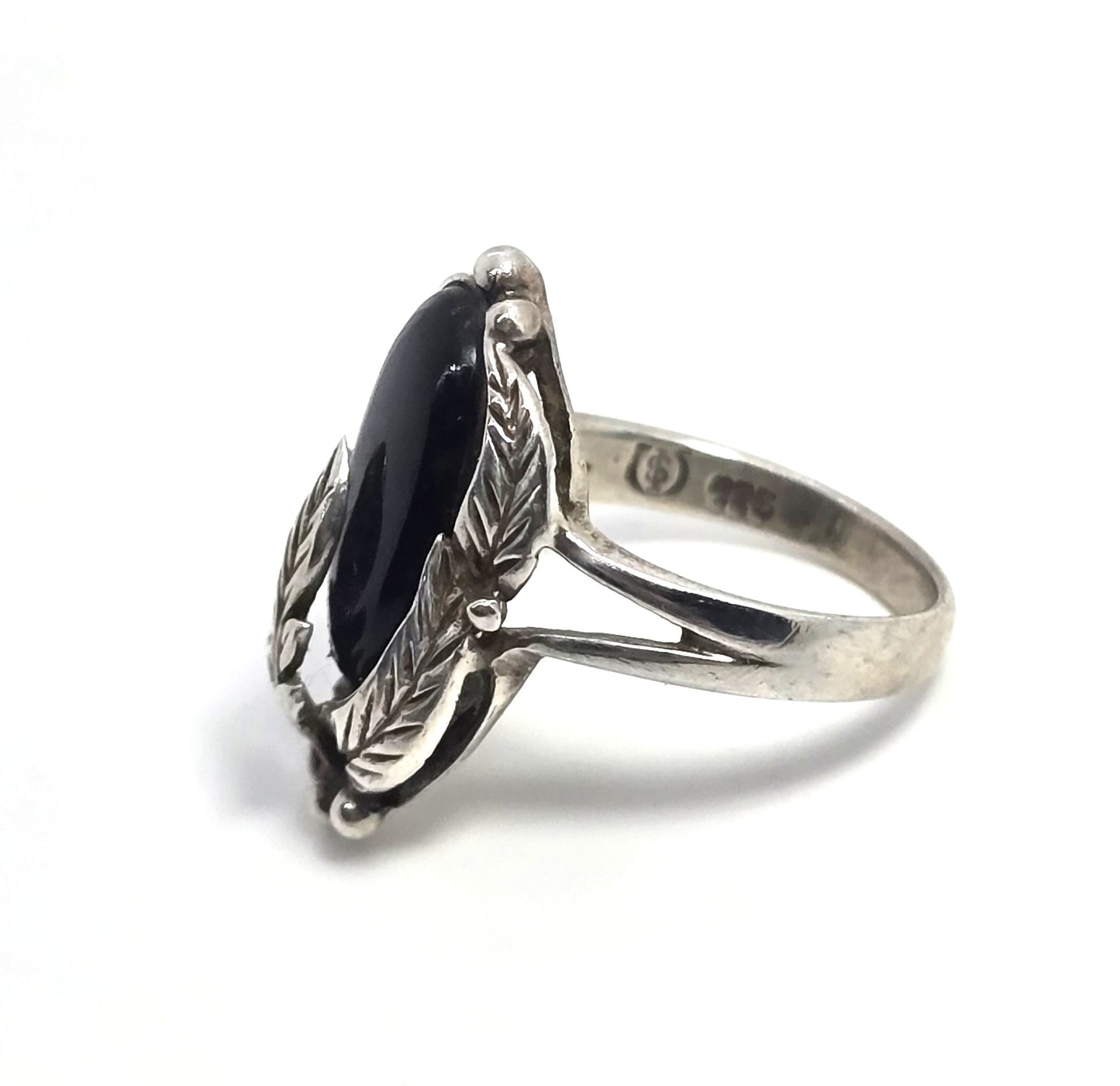 Shube Dakota West black onyx sterling silver vintage Southwestern ring size 7