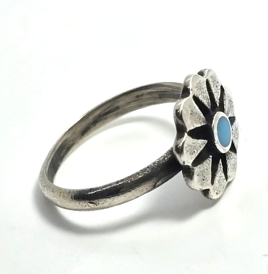 Southwestern turquoise flower Sterling Silver vintage petite ring Size 5