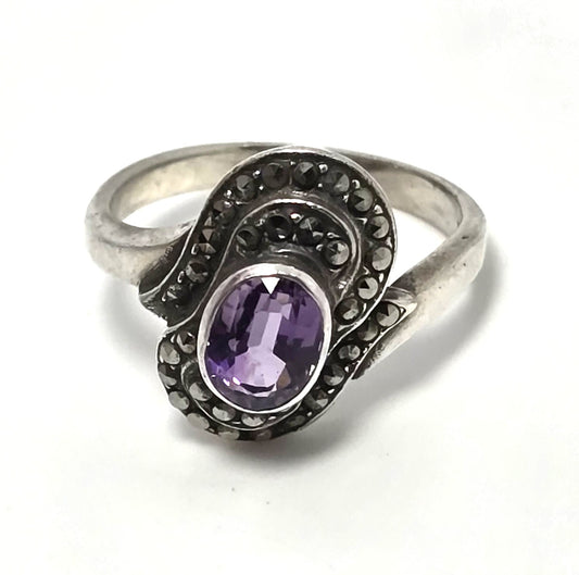 Amethyst and marcasite vintage purple sterling silver ring size 7