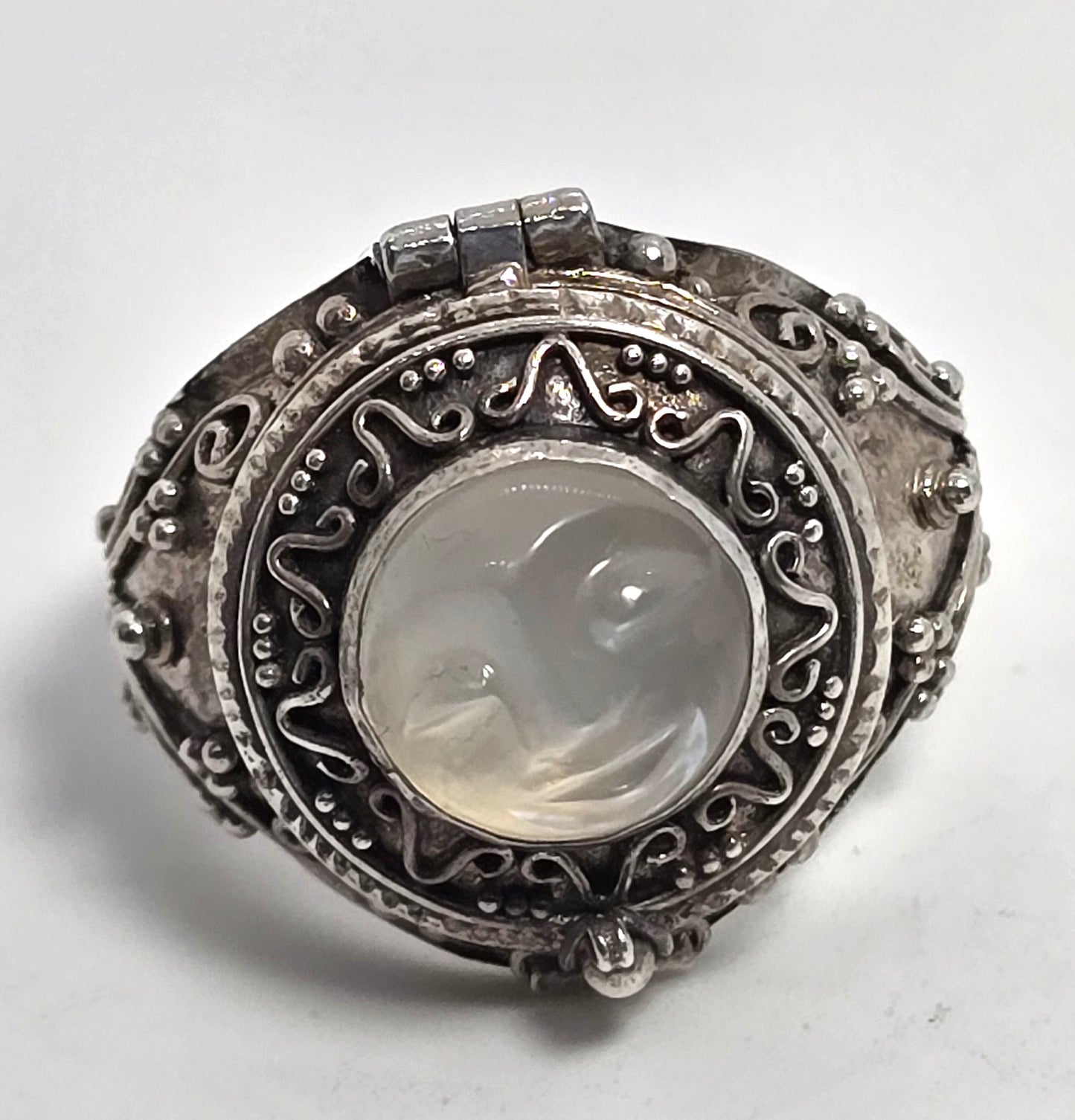 Carved moon face Blue Moonstone poison casket vintage sterling silver ring size 10