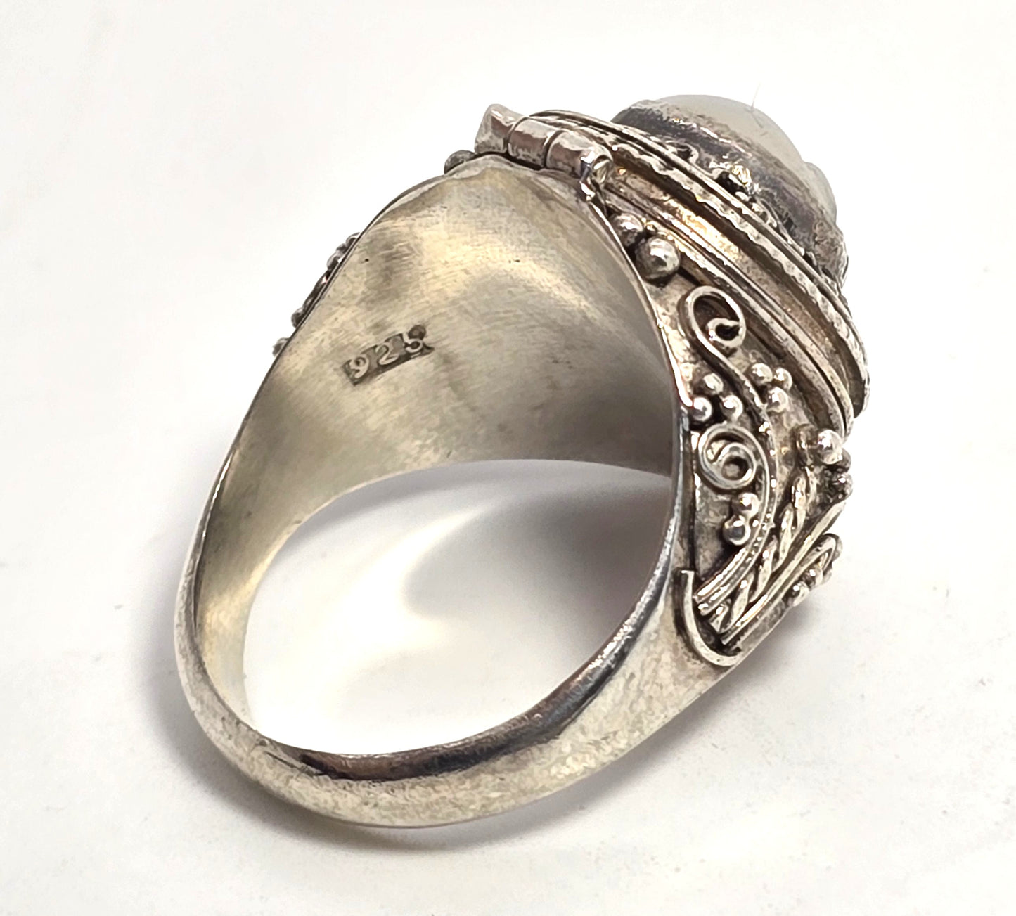 Carved moon face Blue Moonstone poison casket vintage sterling silver ring size 10