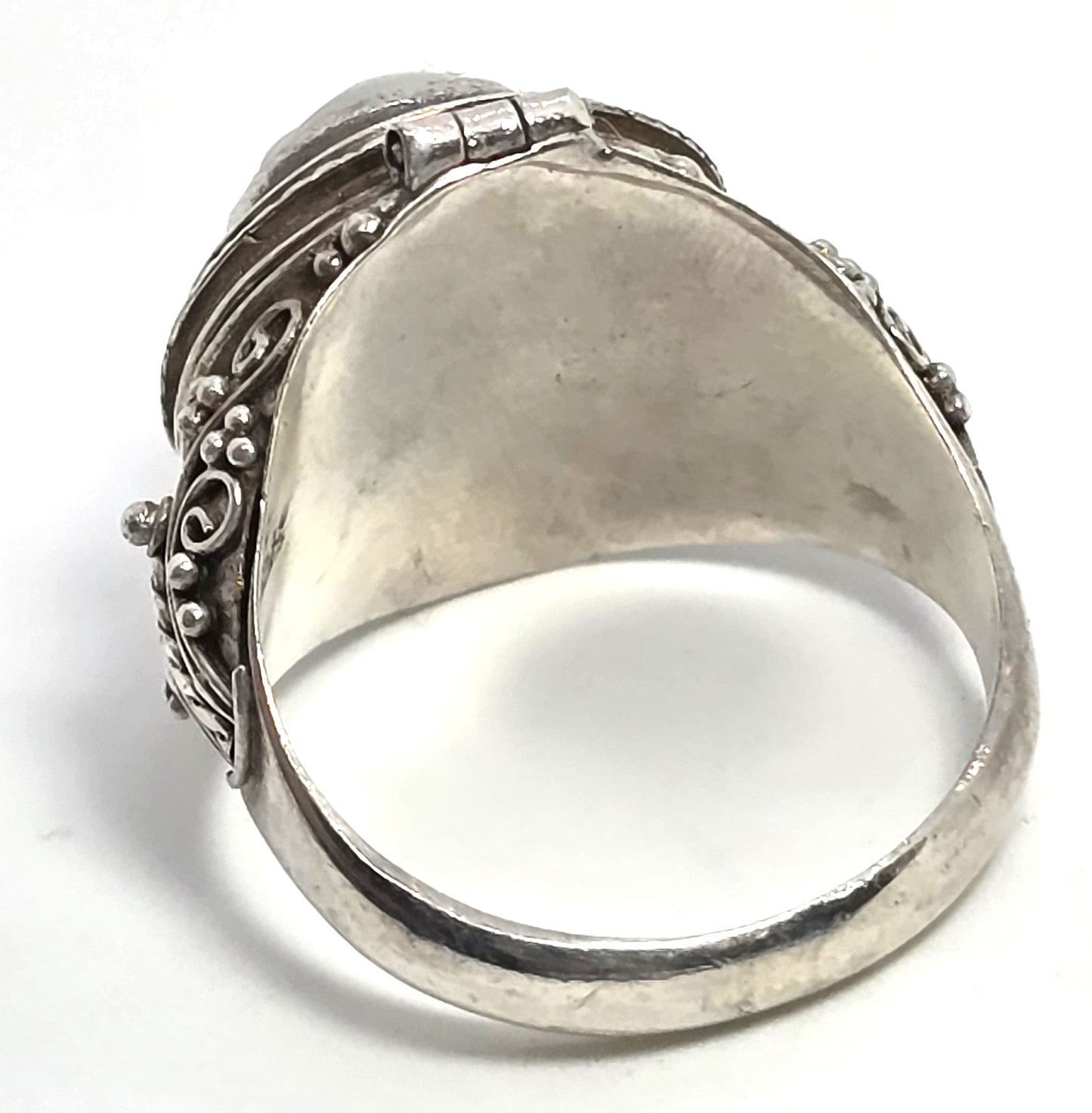 Carved moon face Blue Moonstone poison casket vintage sterling silver ring size 10