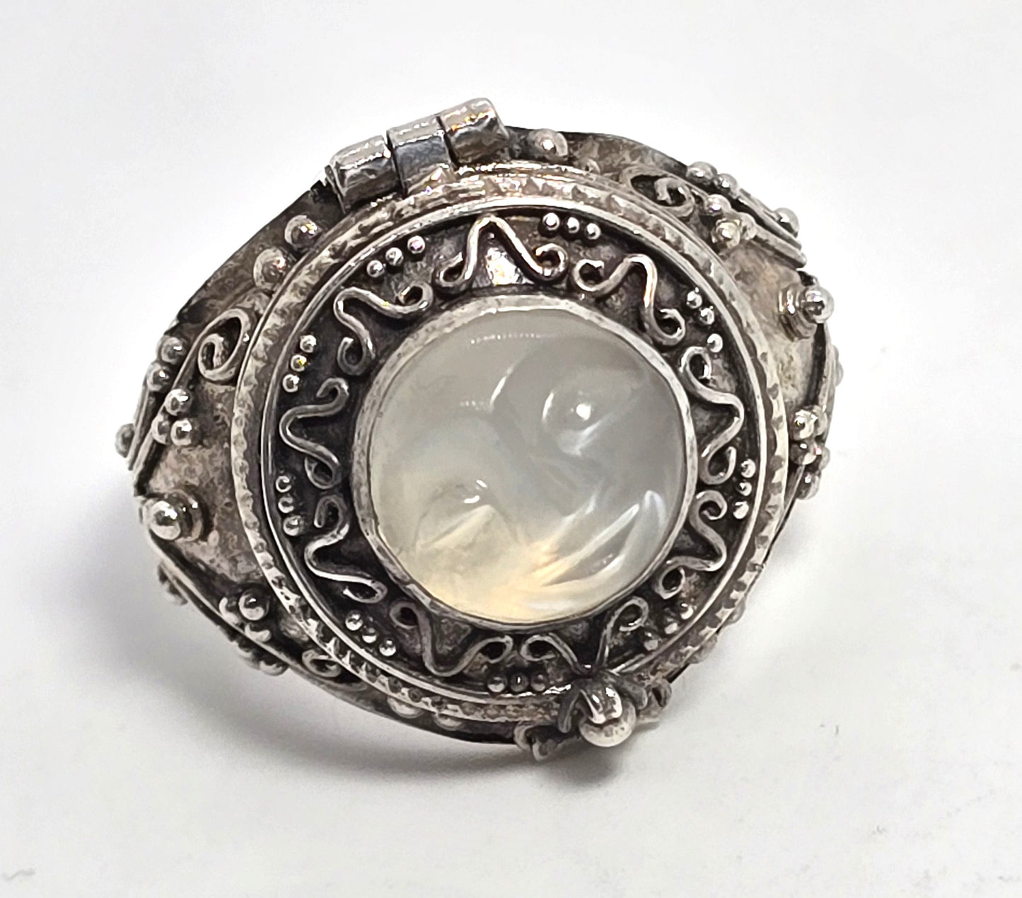 Carved moon face Blue Moonstone poison casket vintage sterling silver ring size 10