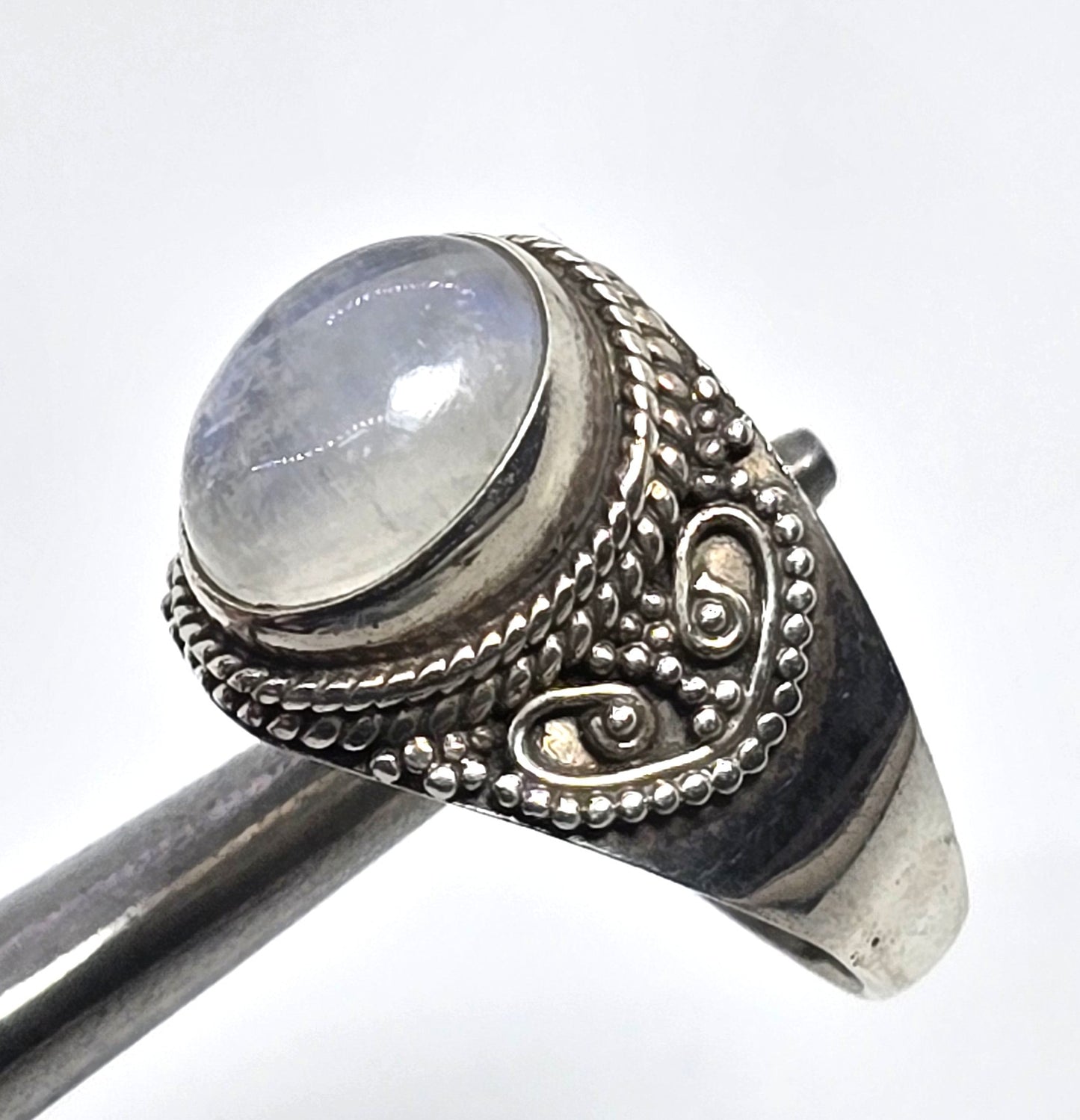 Flashy Blue Moonstone tribal Bali Balinese vintage sterling silver ring size 9