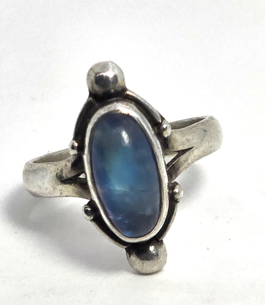 Labradorite flashy blue sterling silver Bali tribal vintage ring size 5.5