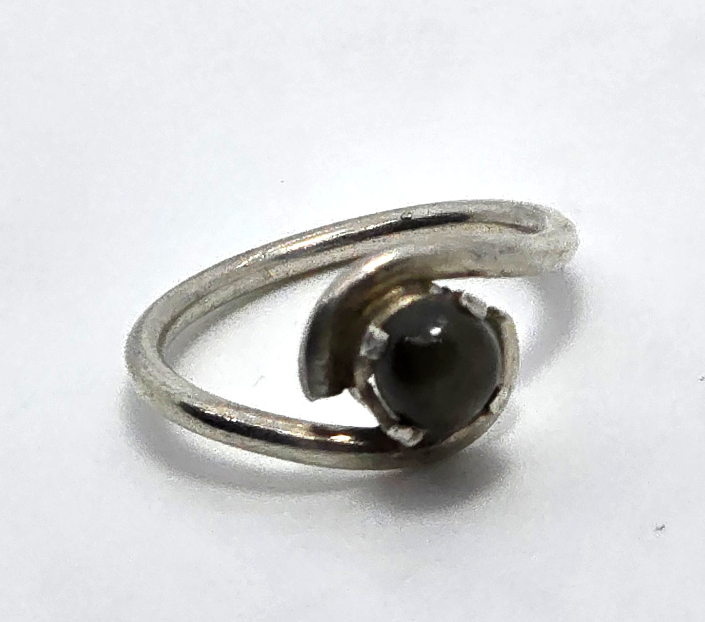 Black Star sapphire abstract small dainty sterling silver vintage ring size 3
