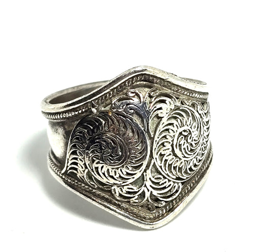 Detailed traditional Nepalese Nepal tribal sterling silver vintage rings size 6.5