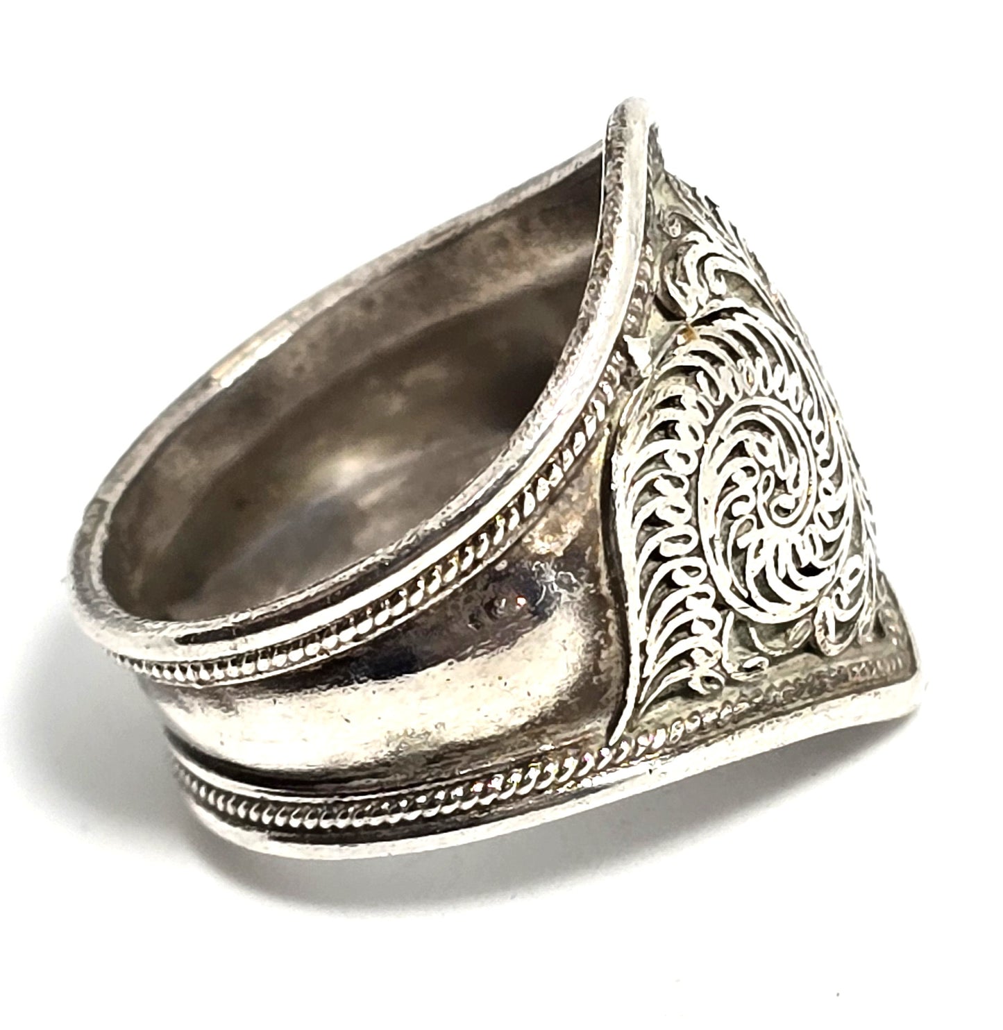 Detailed traditional Nepalese Nepal tribal sterling silver vintage rings size 6.5