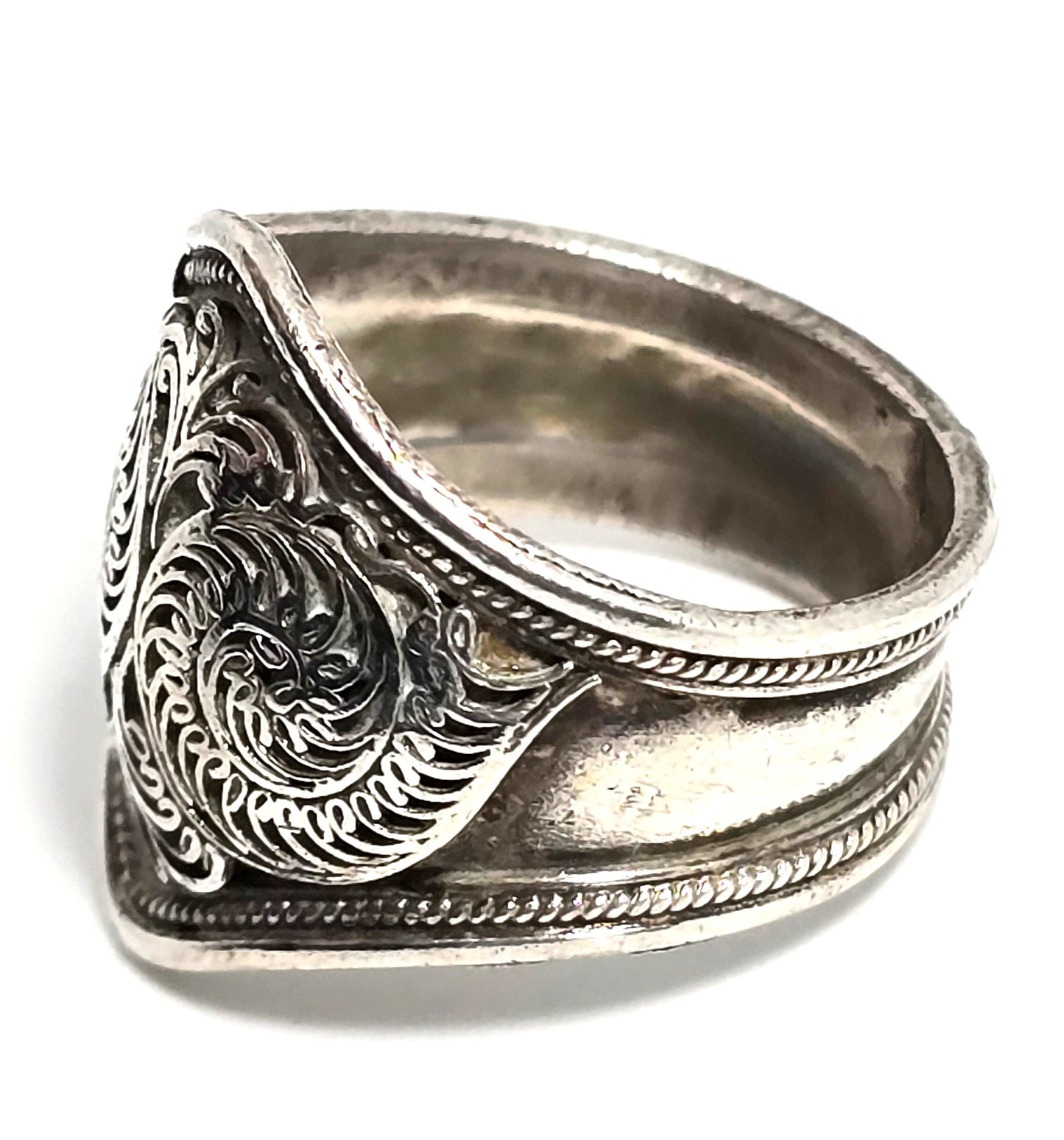 Detailed traditional Nepalese Nepal tribal sterling silver vintage rings size 6.5